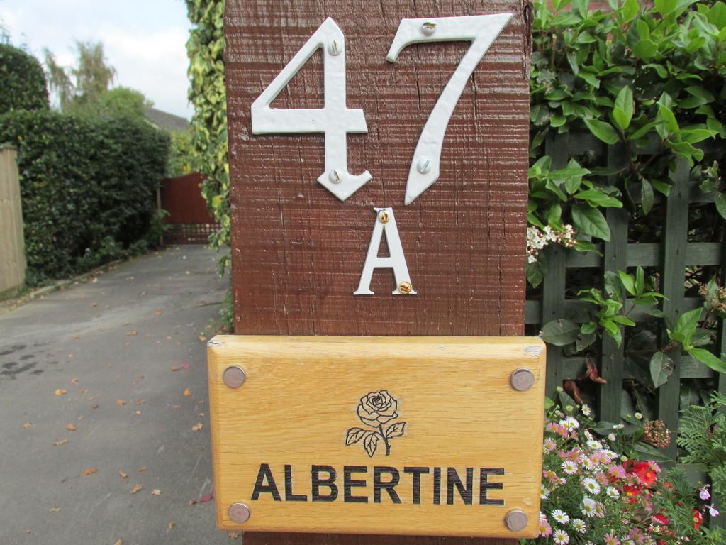 Albertine ,A Warm Welcome Awaits You ,Offering Room Only Or Bed And Breakfast ,Ideal Location For Solent Way ,High Street ,Isle Of Wight ,New Forest 리밍톤 외부 사진